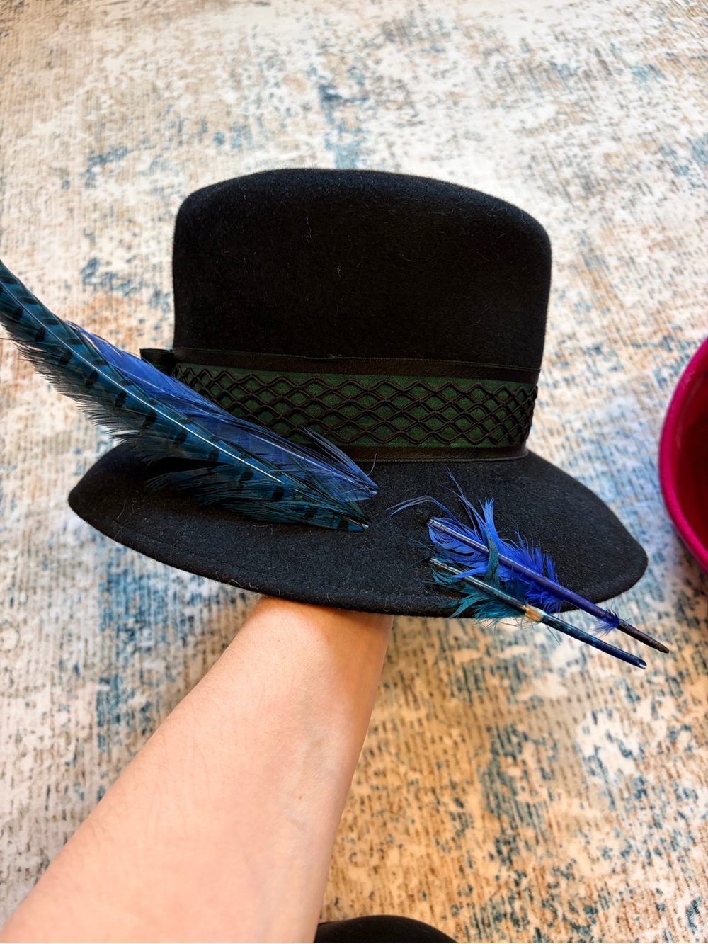 2 Vintage Hats Black Felt Hat with Blue and Green Feathers & Pink Felt Hat - Picture 4 of 12